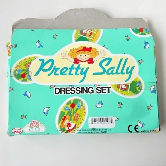 Vintage 80s NIB Pretty  Sally vanity brush dressing set - Picture 2 of 6